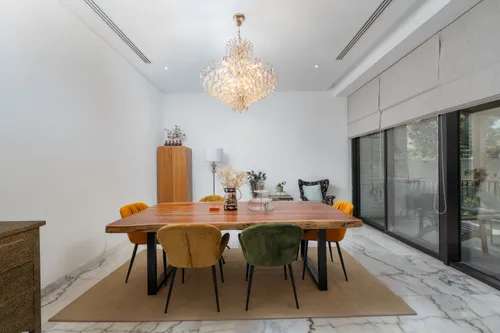 5 Bedrooms Villa in Silver Springs 1