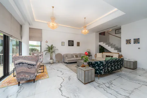 5 Bedrooms Villa in Silver Springs 1