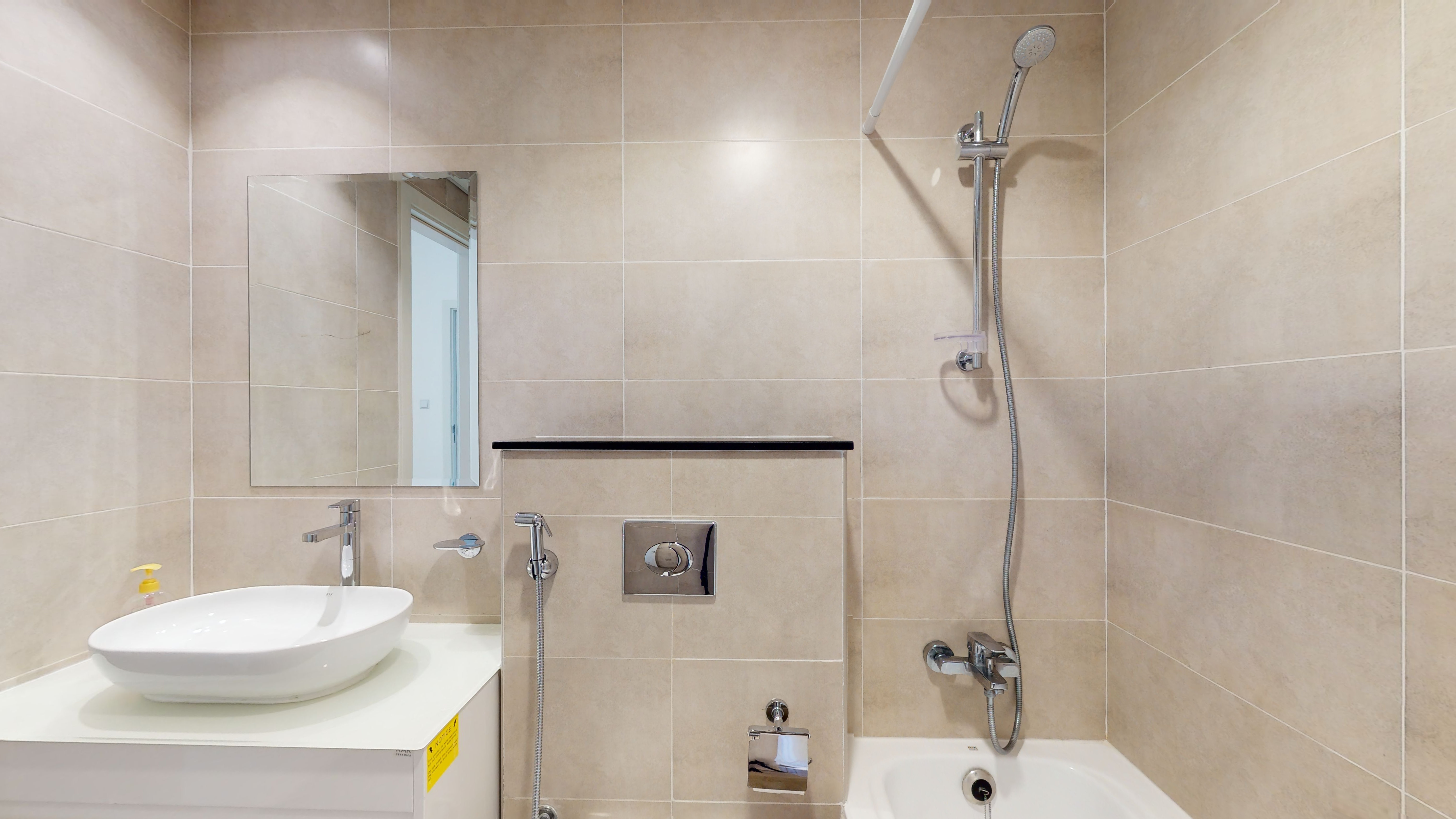 1 Bedroom Apartment in Carson B