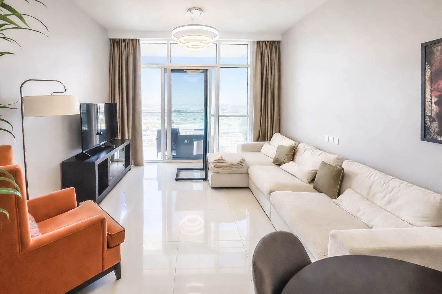 2 Bedrooms Apartment in Artesia B