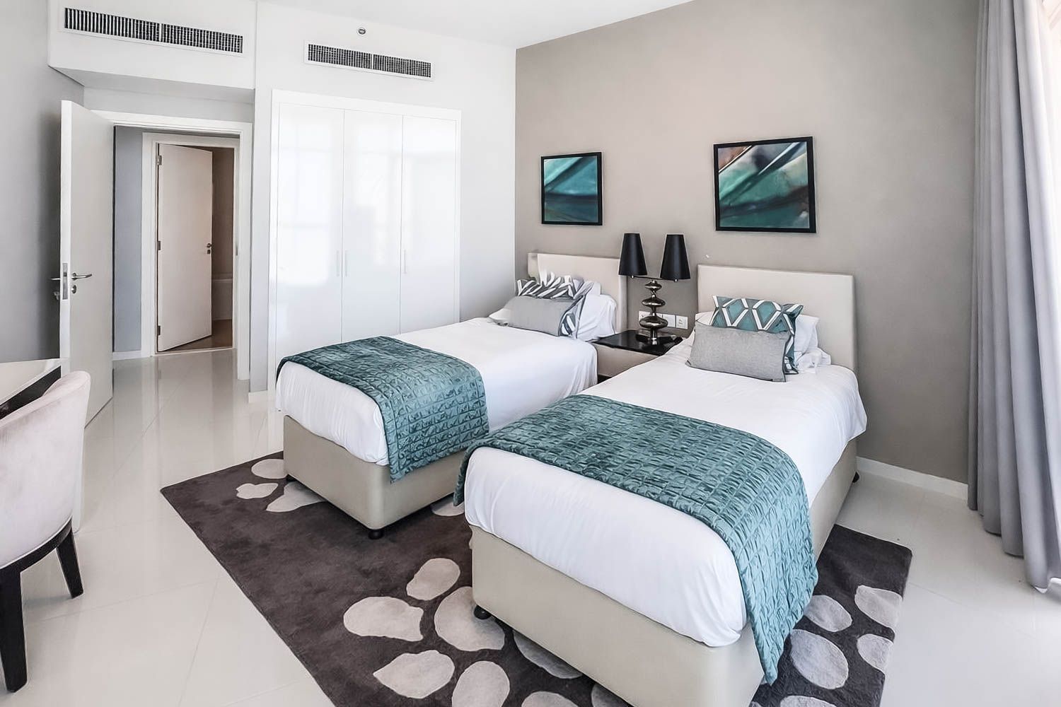 2 Bedrooms Apartment in Artesia B