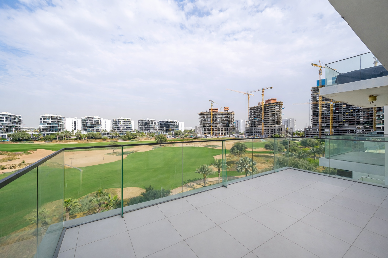 2 Bedrooms Apartment in Golf Promenade 4B