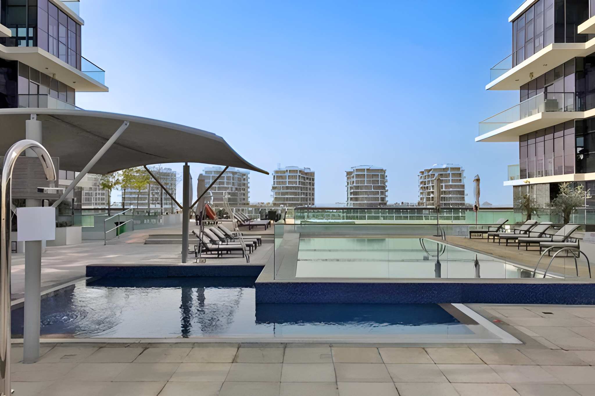  Apartment in Golf Horizon Tower B