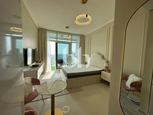 Golf course view | Modern | Multi Cheques | Luxury