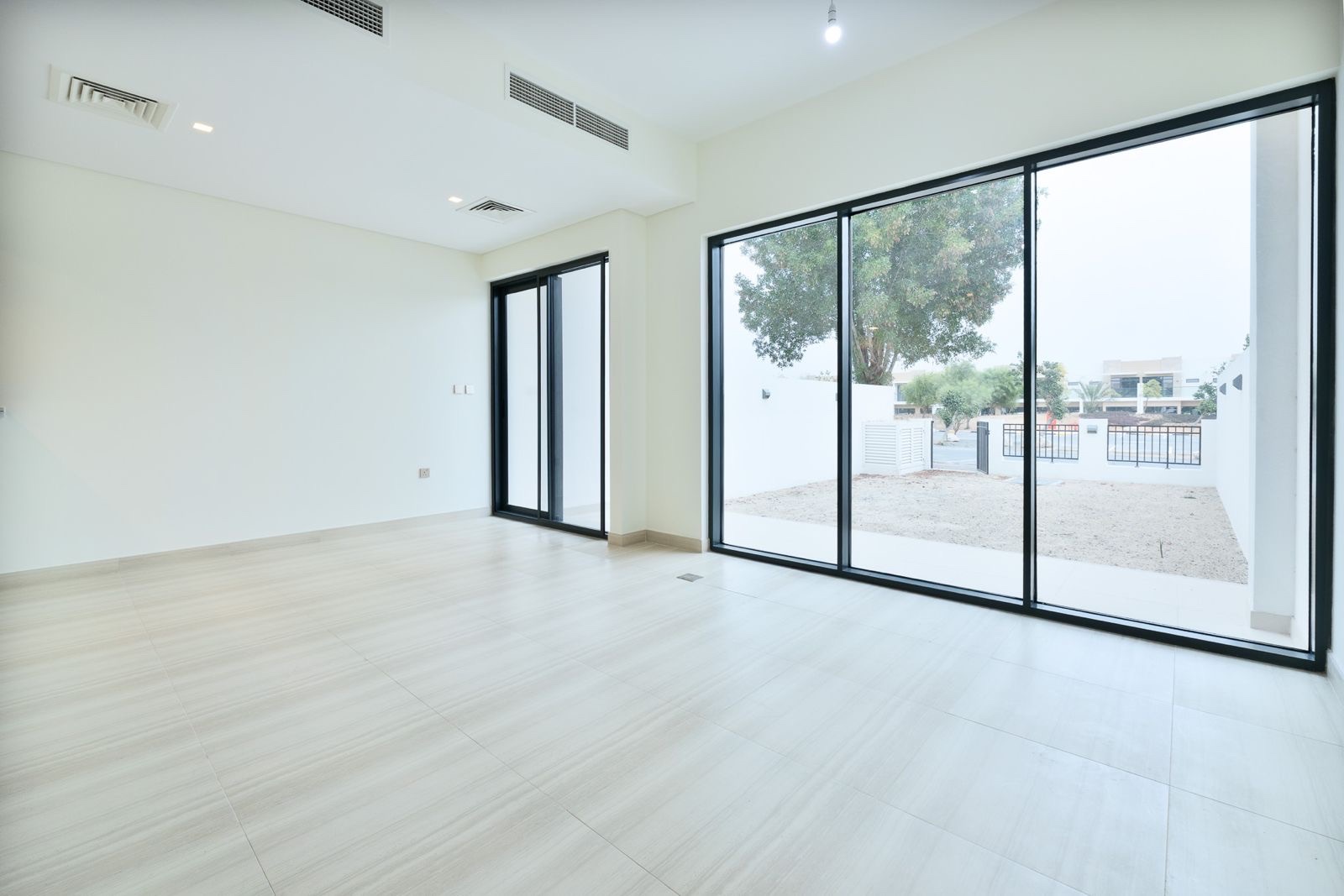 4 Bedrooms Townhouse in Trinity