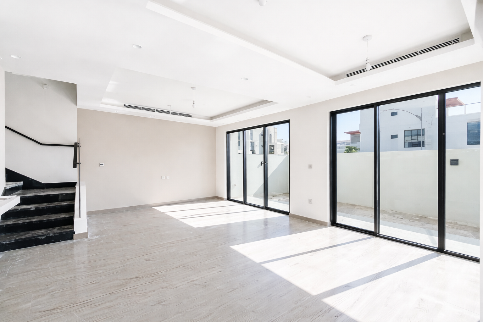 5 Bedrooms Townhouse in Silver Springs 3