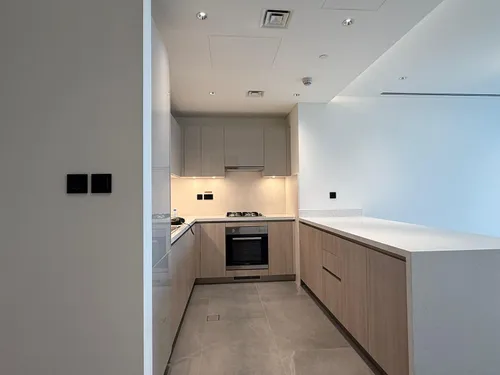 2 Bedrooms Apartment in The Crest Tower A