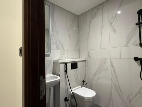 2 Bedrooms Apartment in The Crest Tower A