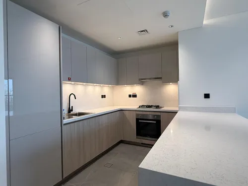 2 Bedrooms Apartment in The Crest Tower A