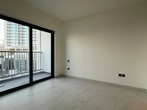 2 Bedrooms Apartment in The Crest Tower A