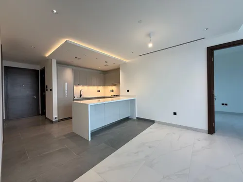 2 Bedrooms Apartment in The Crest Tower A