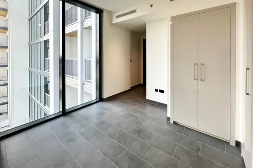 2 Bedrooms Apartment in The Crest Tower C
