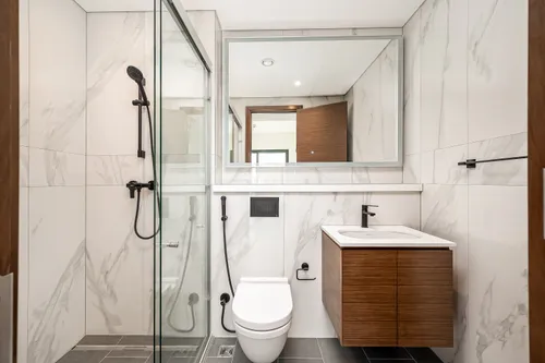 2 Bedrooms Apartment in The Crest Tower A