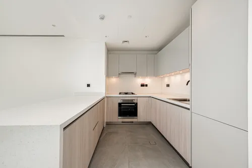 2 Bedrooms Apartment in The Crest Tower A