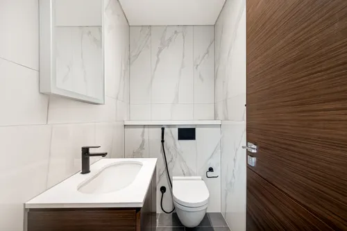 2 Bedrooms Apartment in The Crest Tower A