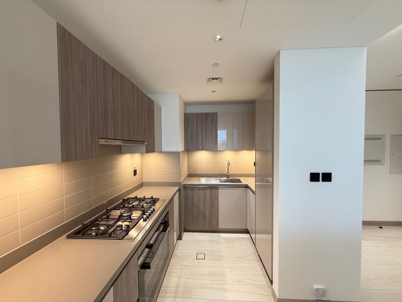 4 Bedrooms Apartment in Crest Grande