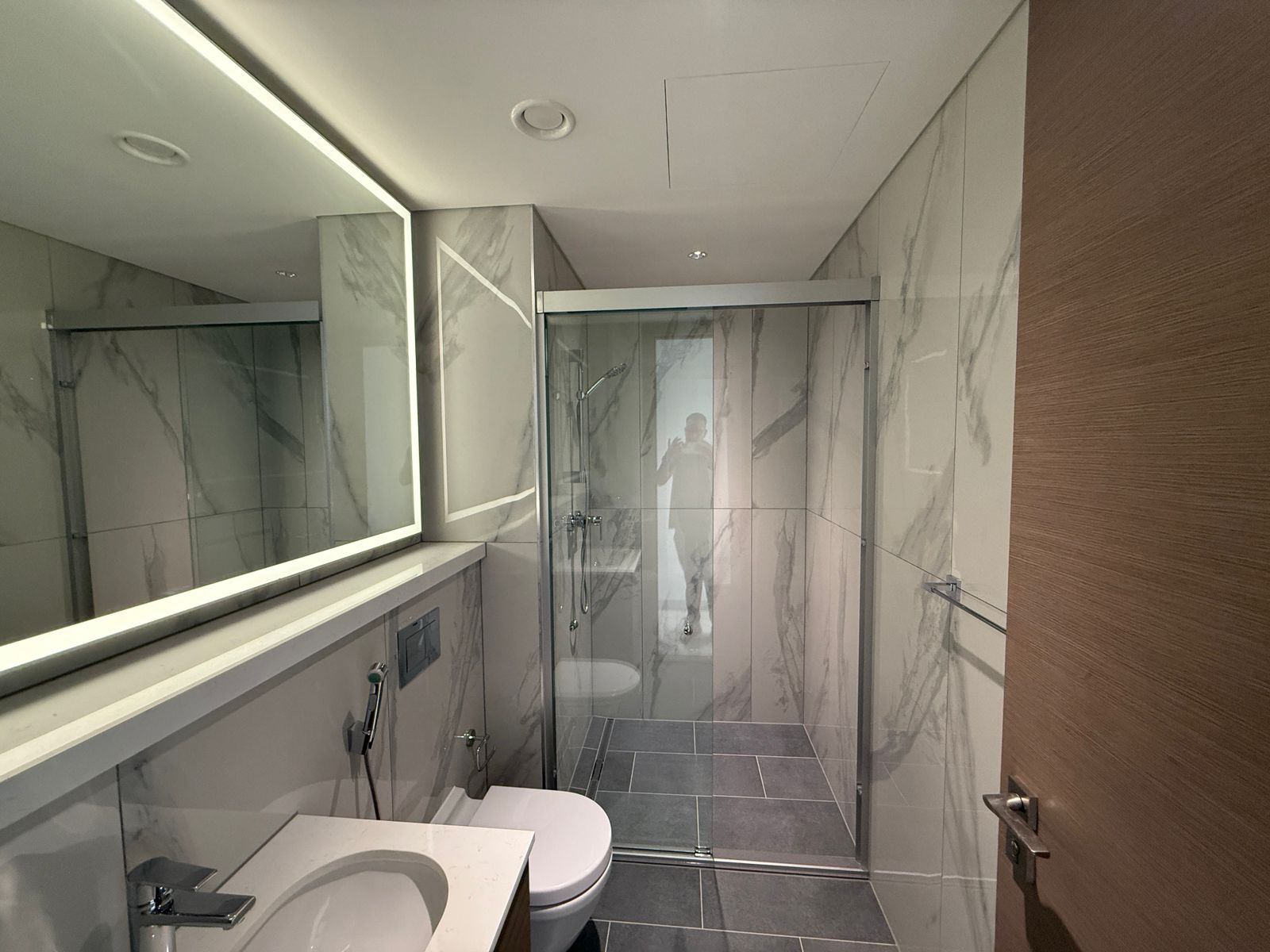 4 Bedrooms Apartment in Crest Grande