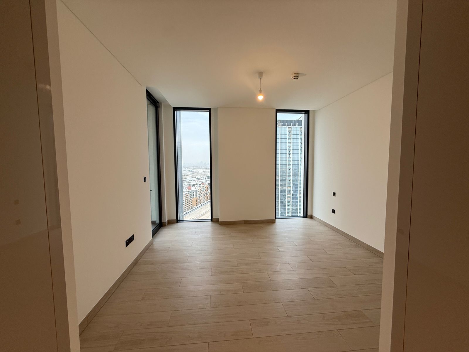 4 Bedrooms Apartment in Crest Grande