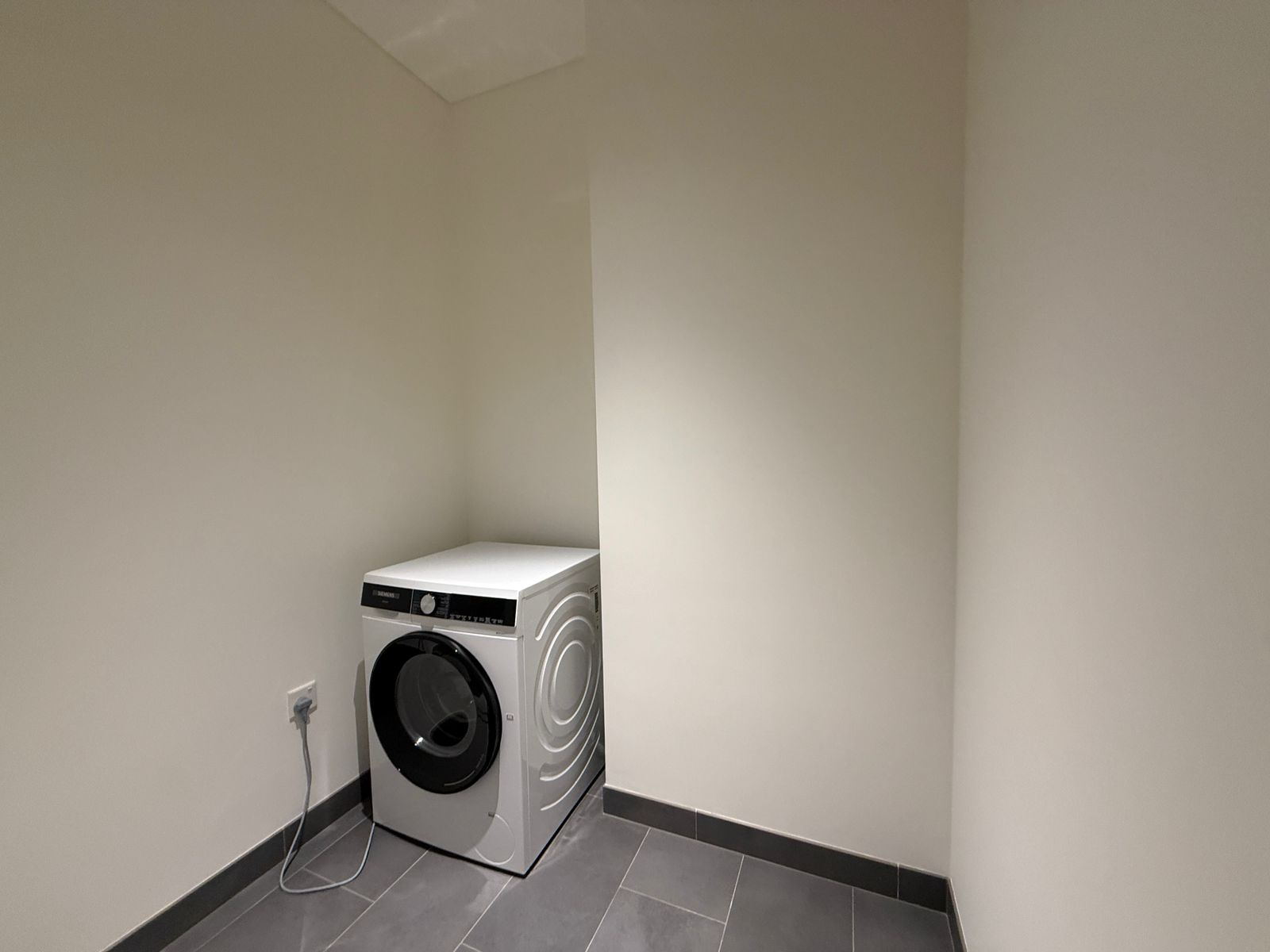 4 Bedrooms Apartment in Crest Grande