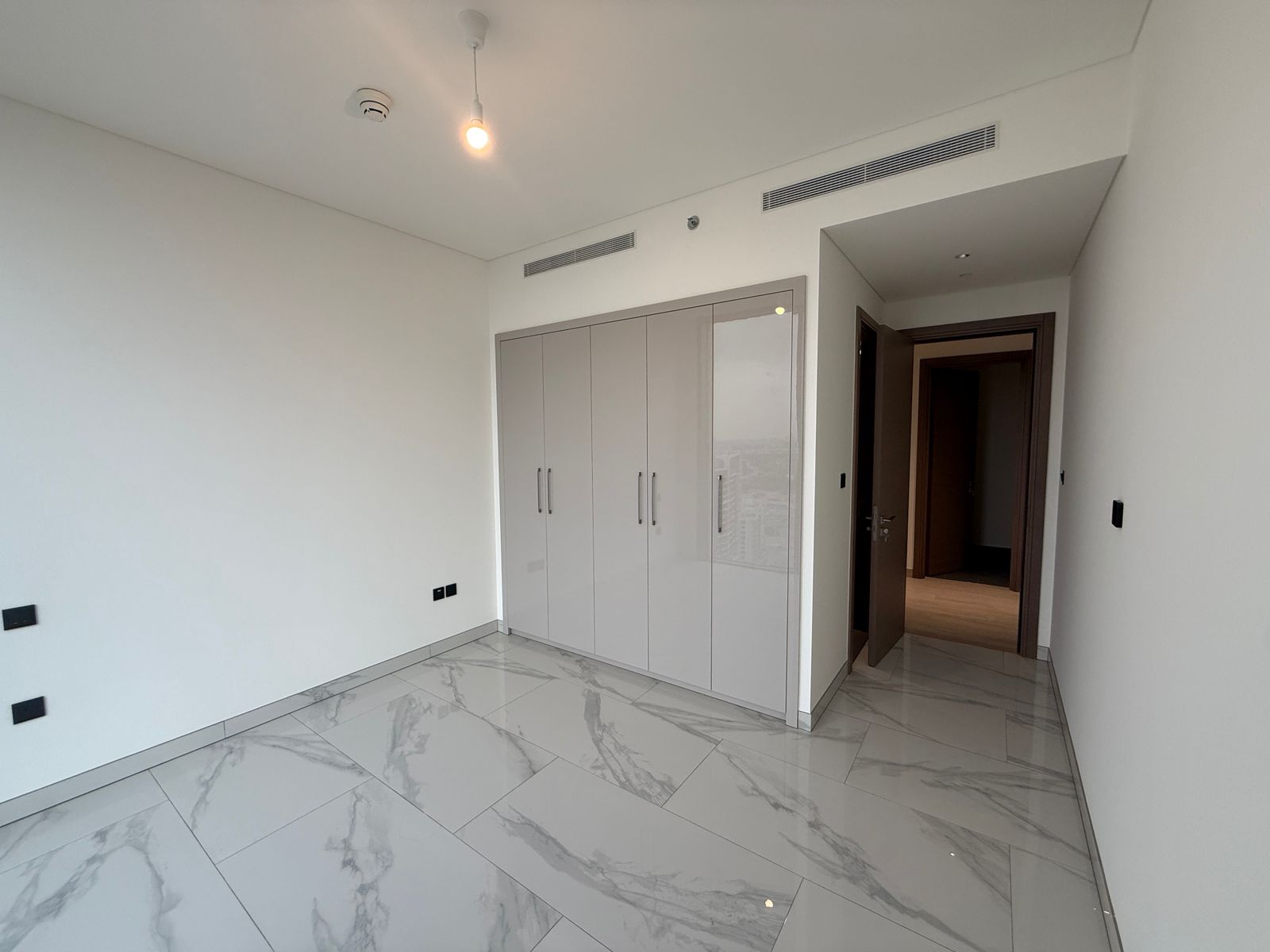 4 Bedrooms Apartment in Crest Grande