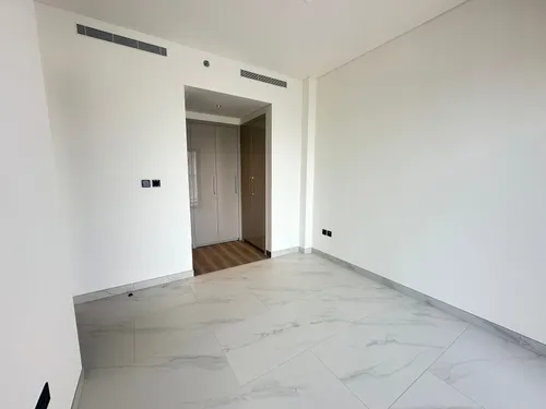 2 Bedrooms Apartment in The Crest Tower A