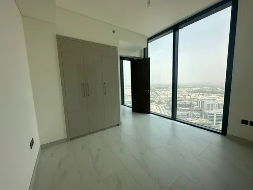 2 Bedrooms Apartment in The Crest Tower A