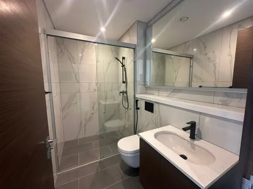 2 Bedrooms Apartment in The Crest Tower A