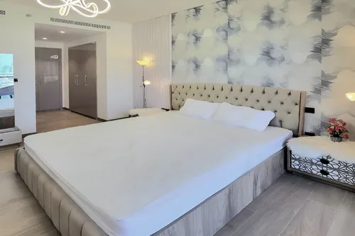 1 Bedroom Apartment in Waves Grande