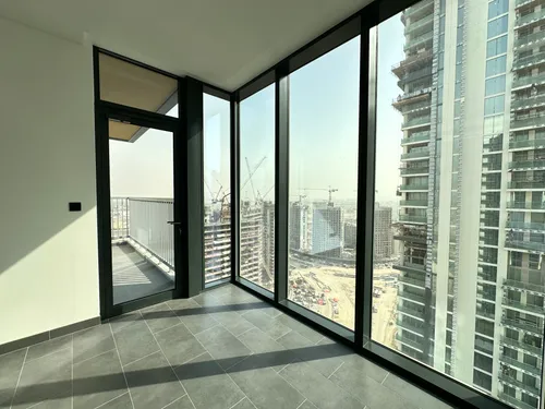 2 Bedrooms Apartment in The Crest Tower C