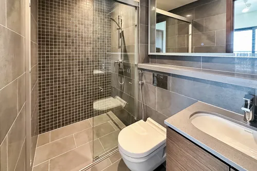 2 Bedrooms Apartment in The Crest Tower C