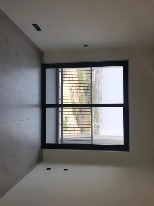 2 Bedrooms Apartment in The Crest Tower A