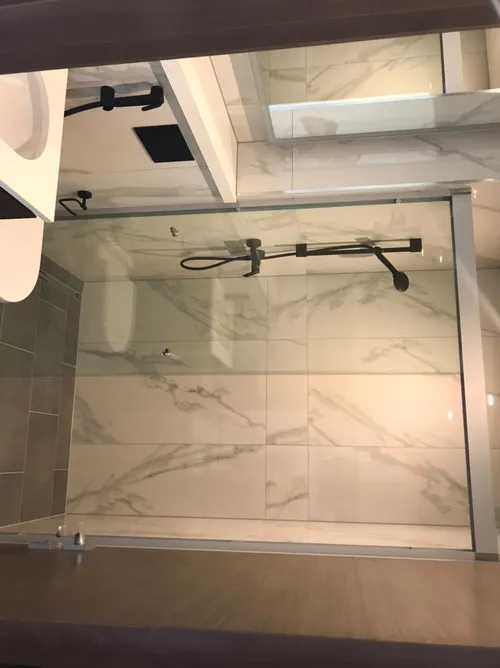 2 Bedrooms Apartment in The Crest Tower A
