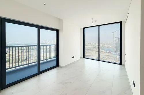 3 Bedrooms Apartment in The Crest Tower A