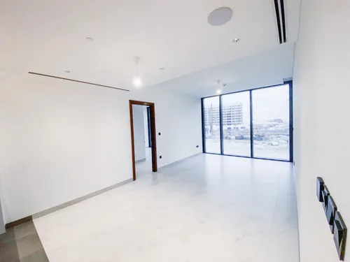 3 Bedrooms Apartment in The Crest