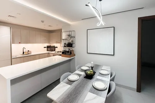 2 Bedrooms Apartment in The Crest Tower A