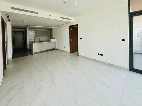 2 Bedrooms Apartment in The Crest Tower A