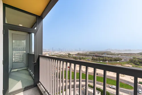 2 Bedrooms Apartment in The Crest Tower A