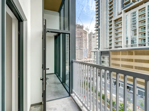 2 Bedrooms Apartment in The Crest Tower C