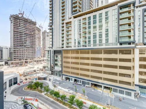 2 Bedrooms Apartment in The Crest Tower C