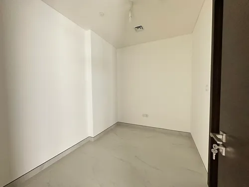 3 Bedrooms Apartment in Creek Vistas Grande