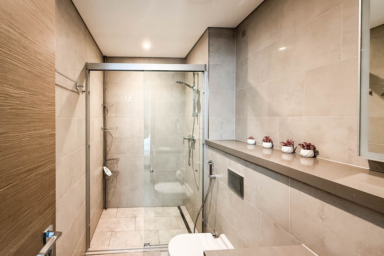 1 Bedroom Apartment in Waves Grande