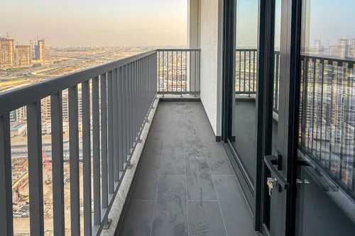 2 Bedrooms Apartment in The Crest Tower C