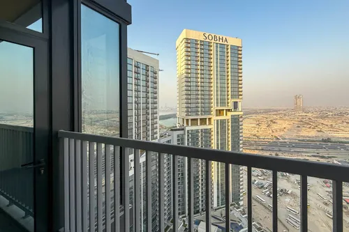 2 Bedrooms Apartment in The Crest Tower C