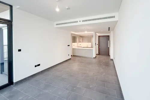 2 Bedrooms Apartment in The Crest Tower C