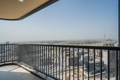 3 Bedrooms Apartment in The Crest Tower A