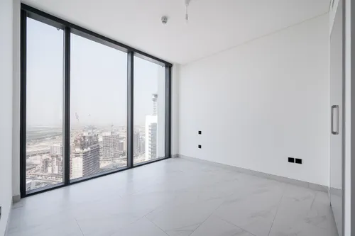 3 Bedrooms Apartment in The Crest Tower A