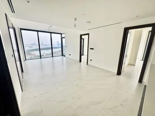 3 Bedrooms Apartment in The Crest Tower A