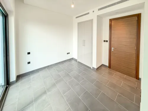 2 Bedrooms Apartment in The Crest Tower C