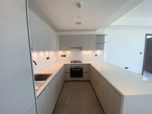 2 Bedrooms Apartment in The Crest Tower A