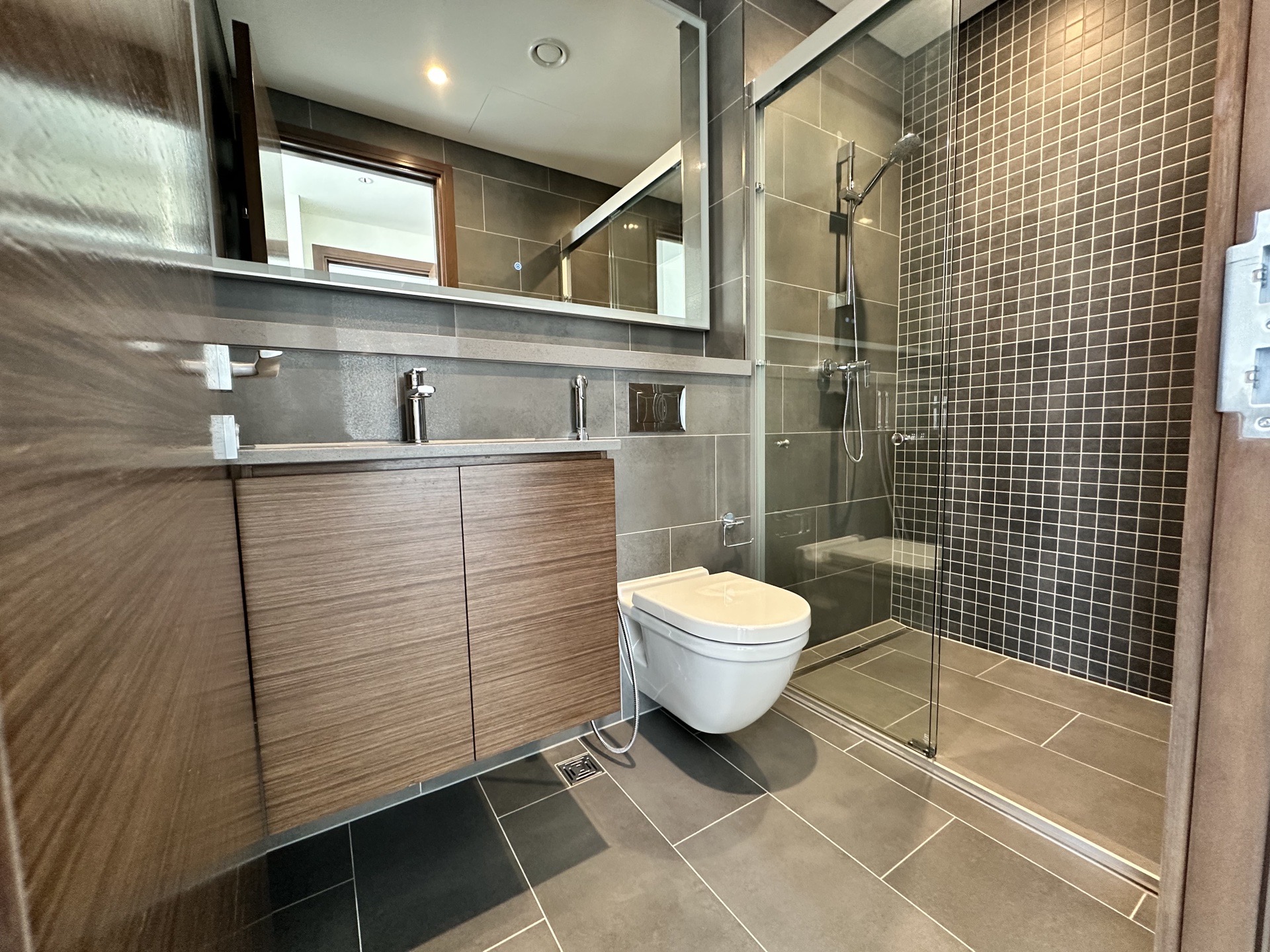 1 Bedroom Apartment in The Crest Tower A